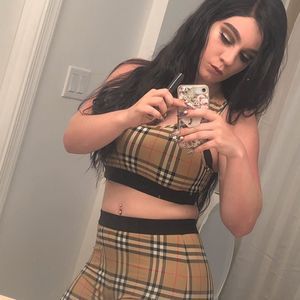 Meet your Posher, Shelly